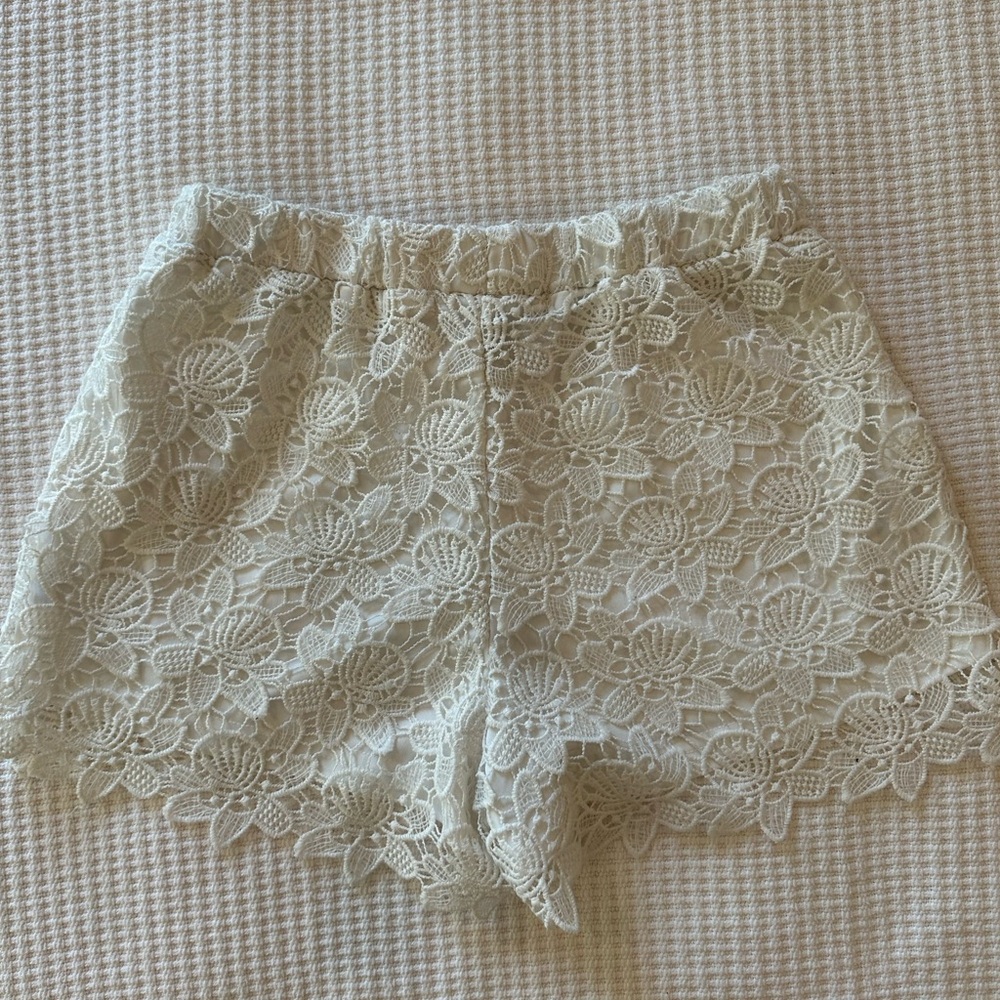 White Floral Lace Shorts (XS)